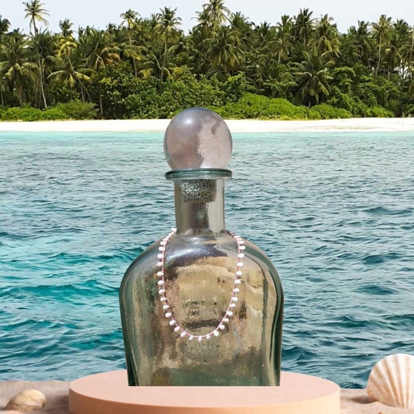 *Tiny* Queen Conch faceted teardrops necklace, with dusty rose Czech beads. NWOT - Picture 3 of 5